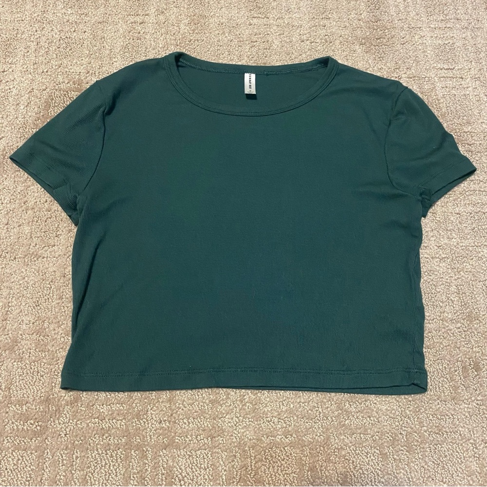 {Aritzia | Sunday Best} Cropped Ribbed Short Sleeve Tee | Green ~ Size Medium
